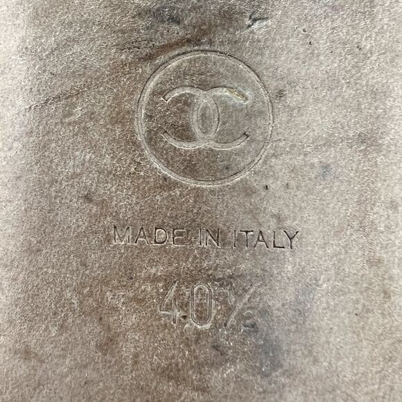 Chanel Black Leather Gladiator Strappy Enamel Flower Logo Flat Sandals - Picture 6 of 7